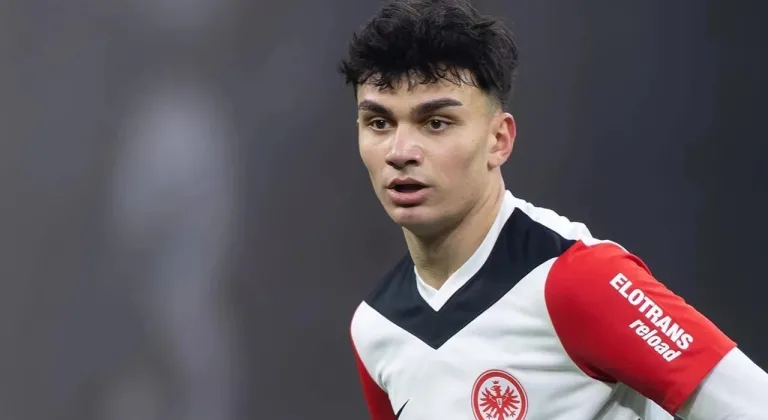 Galatasaray’dan Can Uzun Hamlesi! Frankfurt’ta Kriz Derinleşiyor