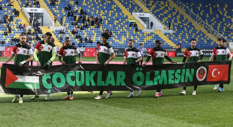 Gençlerbirliği Filistin formasını Cumhurbaşkanına hediye edecek