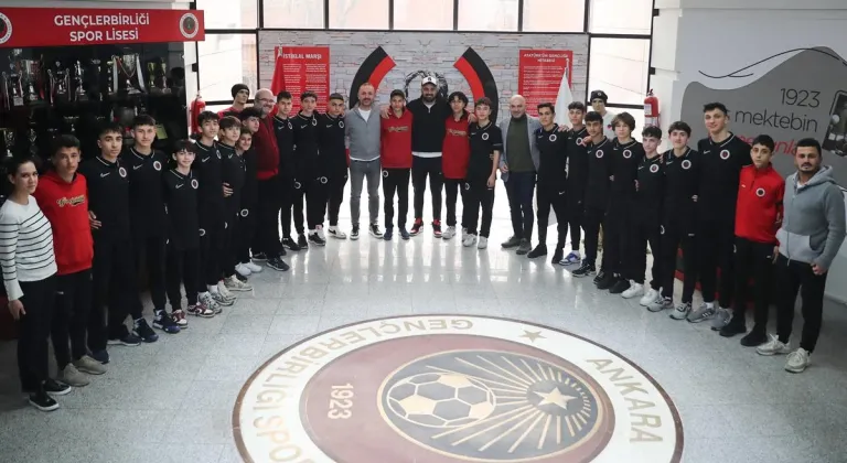 Gençlerbirliği Spor Lisesi öğrencileri, Sinan Kaloğlu’yla bir araya geldi