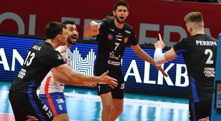 Halkbank 25'te 25 yaptı ve lider bitirdi