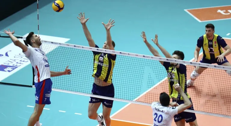 Halkbank final serisine önde başladı