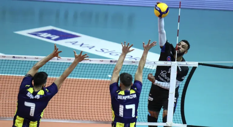 Halkbank zirveye oturdu