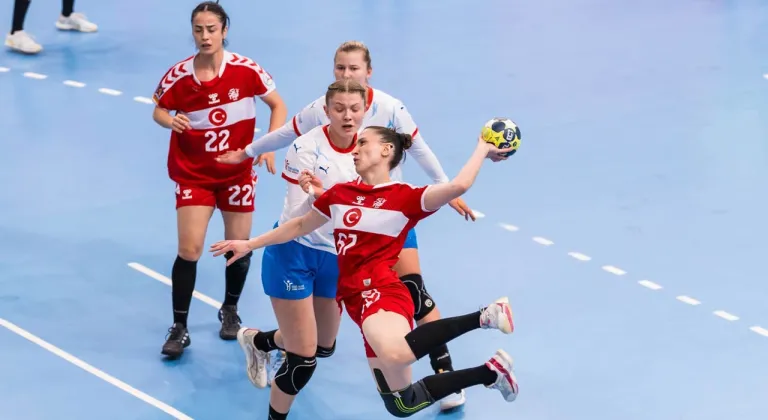 Kadın Hentbol Milli Takımı Çekya Deplasmanında Sahaya Çıkıyor