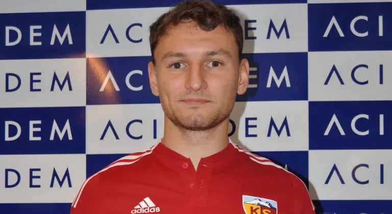 Kayserispor’dan Forvete Güçlü Hamle! Fedor Chalov Resmen Açıklandı