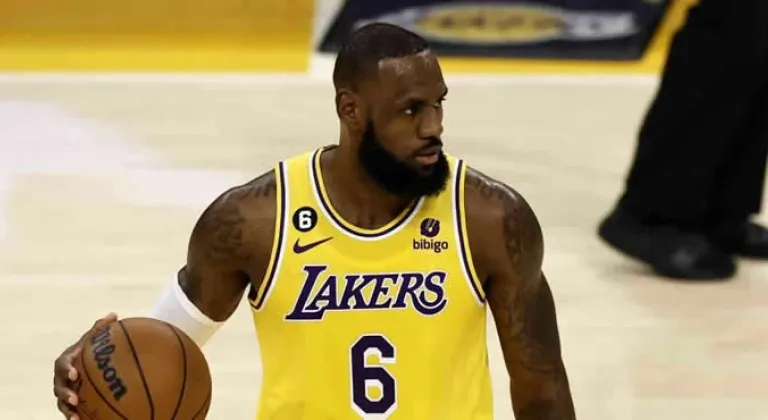 LeBron James sonunda o takıma da attı