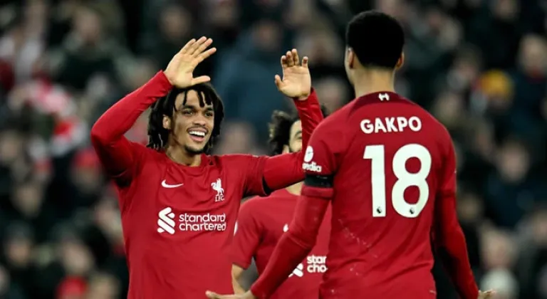 Liverpool derbiyi 2 golle kazandı