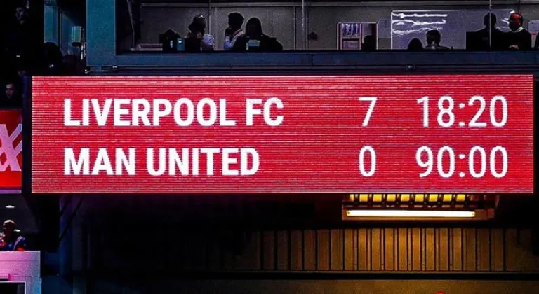 Liverpool'dan Manchester United'a tarihi fark