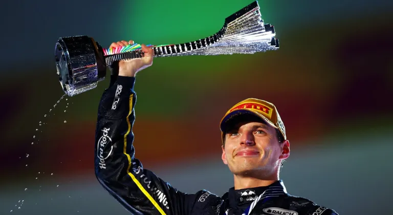 Max Verstappen Las Vegas Grand Prix’sinde Zafere Ulaştı