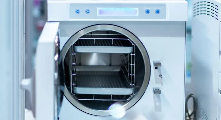 Otoklav Nedir? Sterilizasyon Süreçlerindeki Rolü ve Önemi