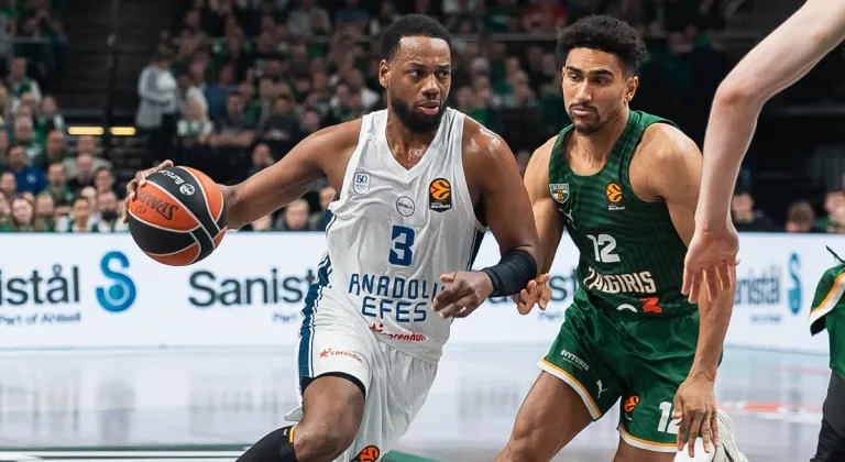 Pablo Laso’dan EuroLeague’e Galibiyetle Merhaba: Anadolu Efes Farklı Kazandı