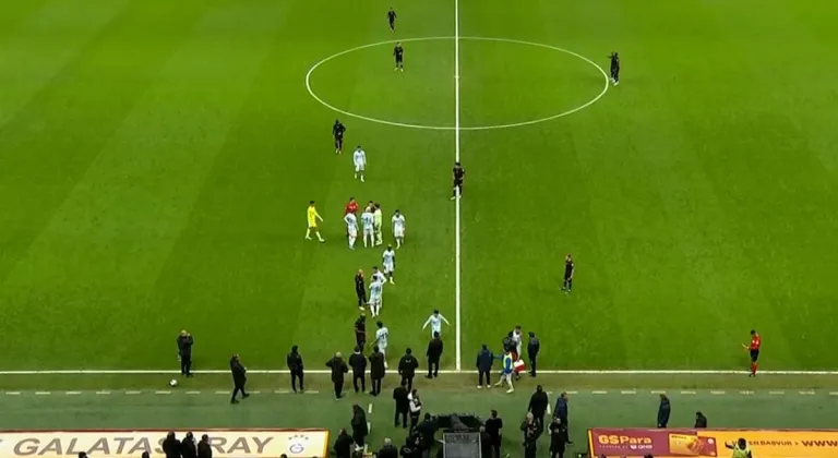 Şok... Süper Lig ekibi sahadan çekildi