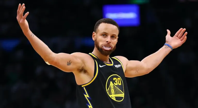 Stephen Curry'den 1 milyar dolarlık anlaşma