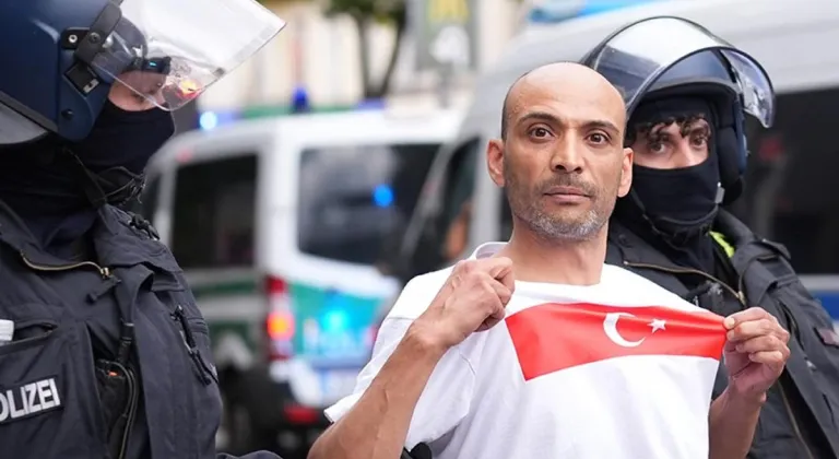 Türk taraftarlara gözaltı