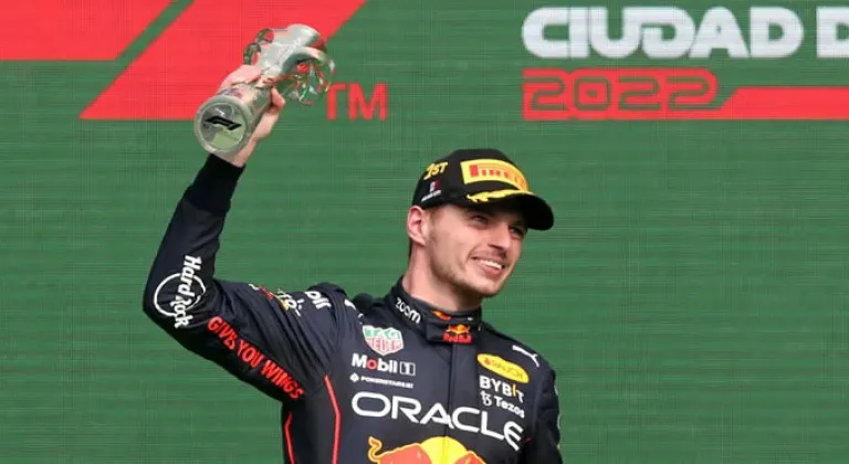 Verstappen bir kez daha kazandı... Yeni rekorun sahibi oldu...