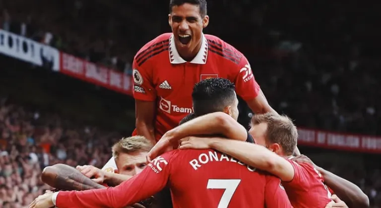 Arsenal’i Manchester United durdurdu