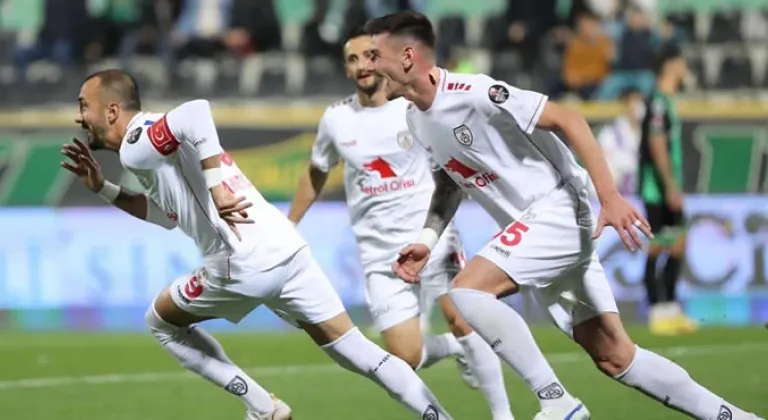 Altınordu’da Ahmet İlhan 3 takımı geçti