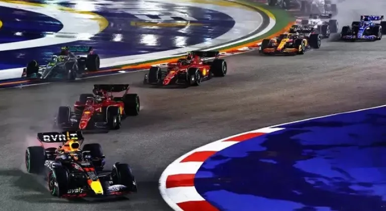 Singapur GP’yi Sergio Perez kazandı