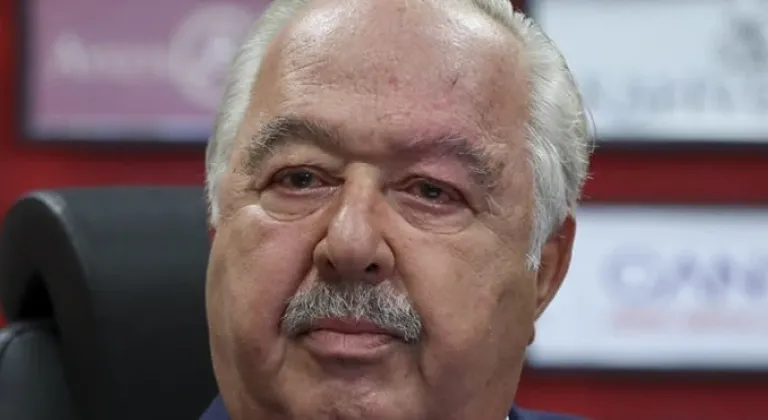 Gençlerbirliği’nde Niyazi Akdaş Ali Koç ile masaya oturuyor