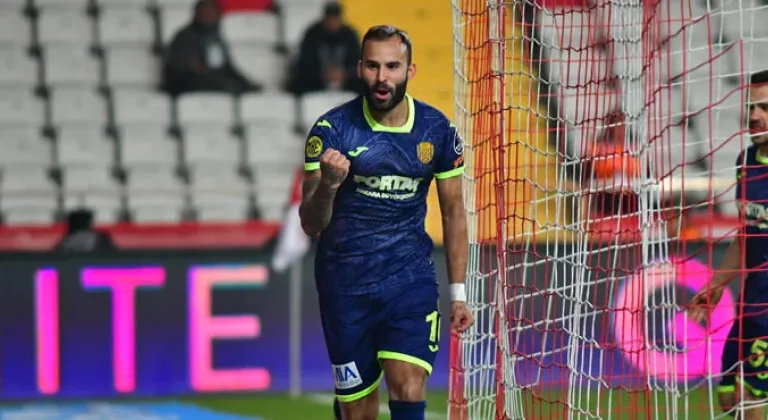 Ankaragücü’nün hızlı golcüsü Jese’den taraftar açıklaması