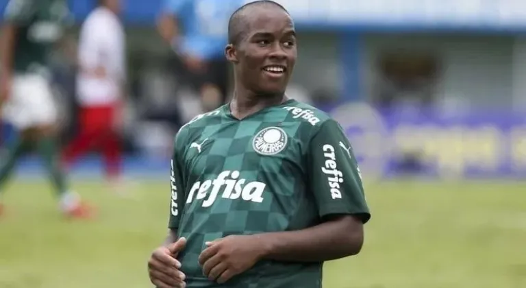 Real Madrid’ten 16 yaşındaki futbolcuya 72 milyon euro