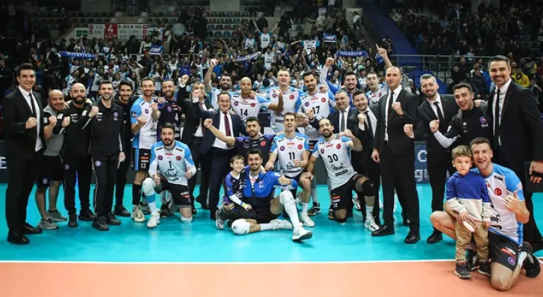 Halkbank çeyrek finalde…