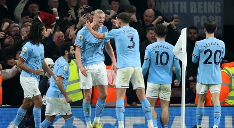 Manchester City Arsenal’i devirdi averajla lider oldu