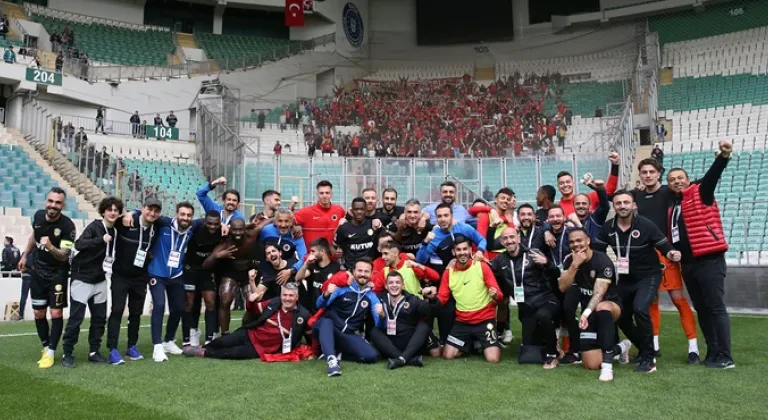 Gençlerbirliği’nde futbolculardan taraftara teşekkür