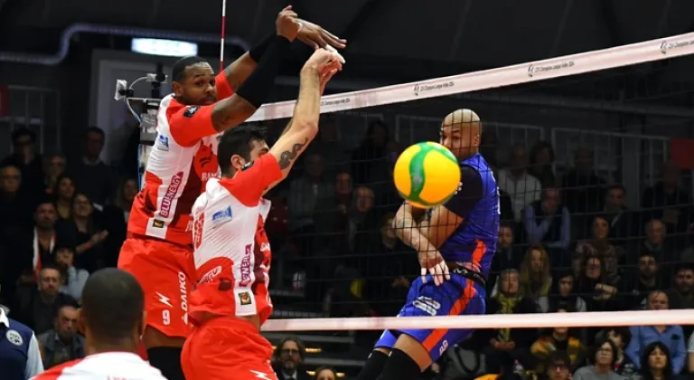 Halkbank, Piacenza’nın gazını aldı