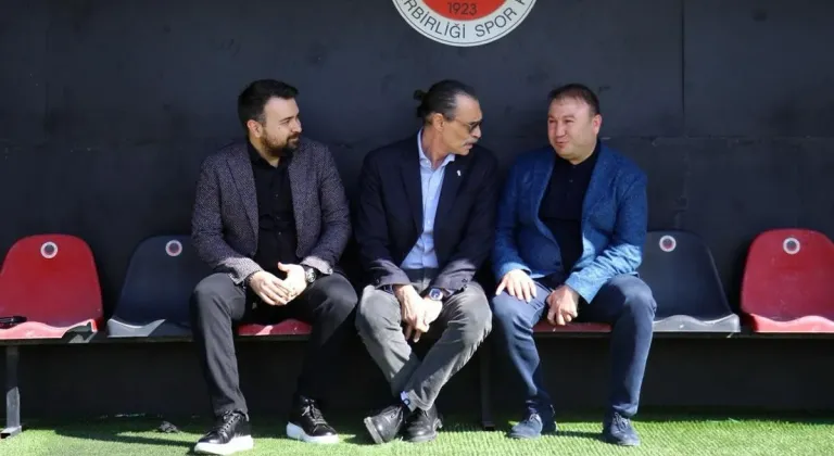 Gençlerbirliği’nde taraftarlardan yöneticilere Erdal Beşikçioğlu sitemi