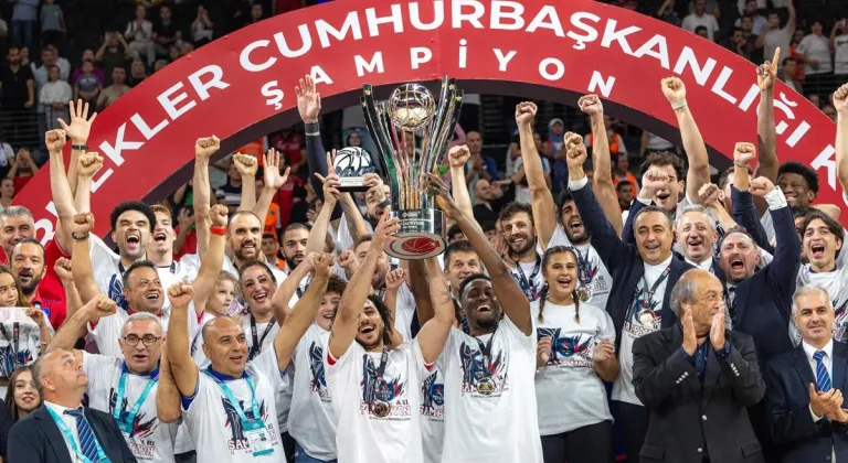 Cumhurbaşkanlığı Kupası’nın sahibi Anadolu Efes