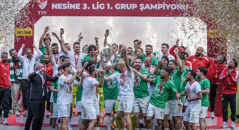 Şampiyon Bursaspor kupasını aldı