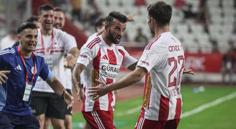 Antalyaspor, Kasımpaşa’yı 2-1 Yenerek Sezona Galibiyetle Başladı