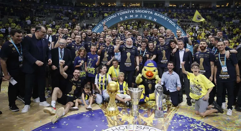 Fenerbahçe Beko, Beşiktaş’ı mağlup ederek Cumhurbaşkanlığı Kupası’nı kazandı
