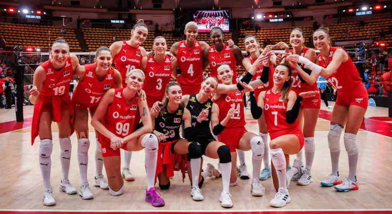 Filenin Slutanları smaçları çeyrek final için vurdu