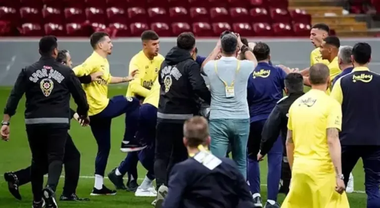 Fenerbahçeli Futbolculara Derbi Olayları Davasında 3 Yıl 4 Aya Kadar Hapis İstemi