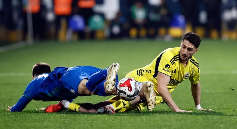 Rize’de Fırtına Koptu: Fenerbahçe 2-0’dan 5-2’ye Uzanan Zaferiyle Geri Döndü