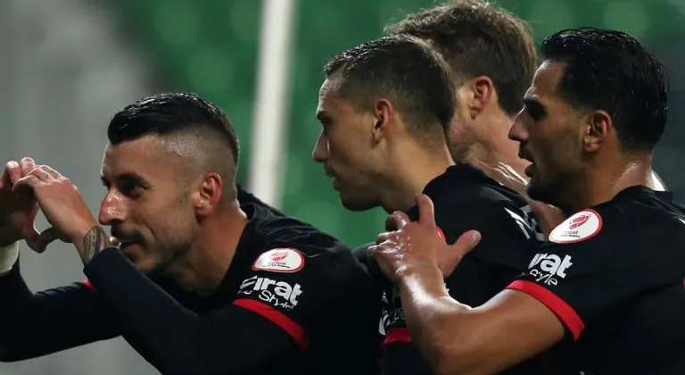 Süper Lig’de kim şampiyon oluyor? Gençlerbirliği kümede kalıyor mu?