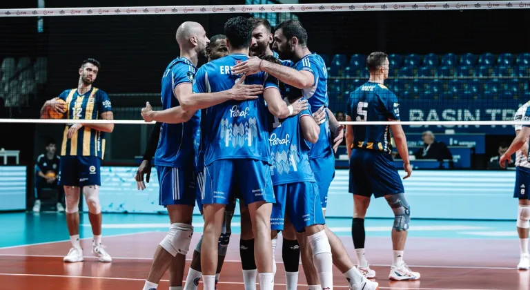Halkbank, Fenerbahçe’ye Set Vermedi