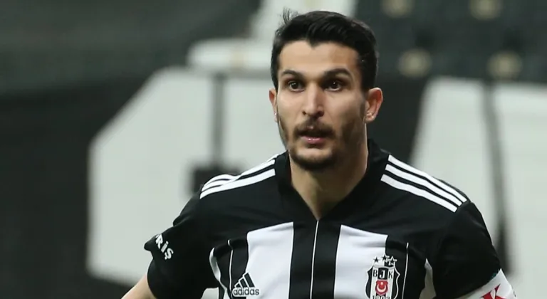 Necip Uysal’dan Duygusal Veda: “Kariyerime Bu Forma Altında Nokta Koyacağım”