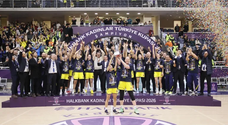 Fenerbahçe Opet, Galatasaray’ı Geçti! Kadınlar Türkiye Kupası Sarı-Lacivertlilerin