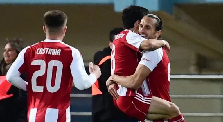 Yusuf Yazıcı Sahneye Çıktı! Olympiakos Süper Kupa’yı Kazandı