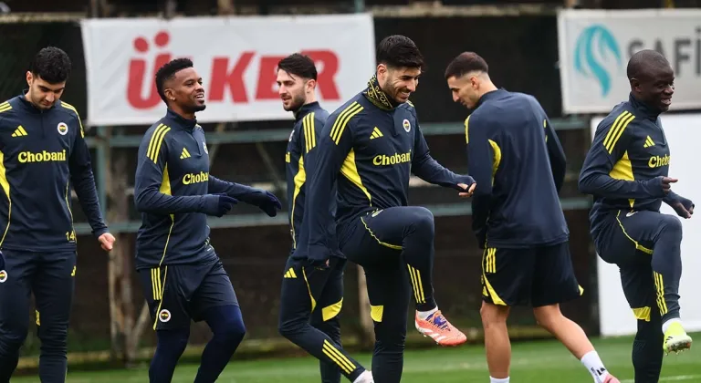 Fenerbahçe’de Nottingham Forest Alarmı! 9 Futbolcu Kadro Dışı Kaldı