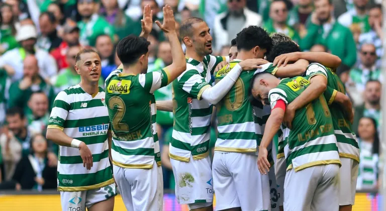 Bursaspor’dan Tarihi Şampiyonluk! 5 Gollü Zaferle 1. Lig’e Yükseldi