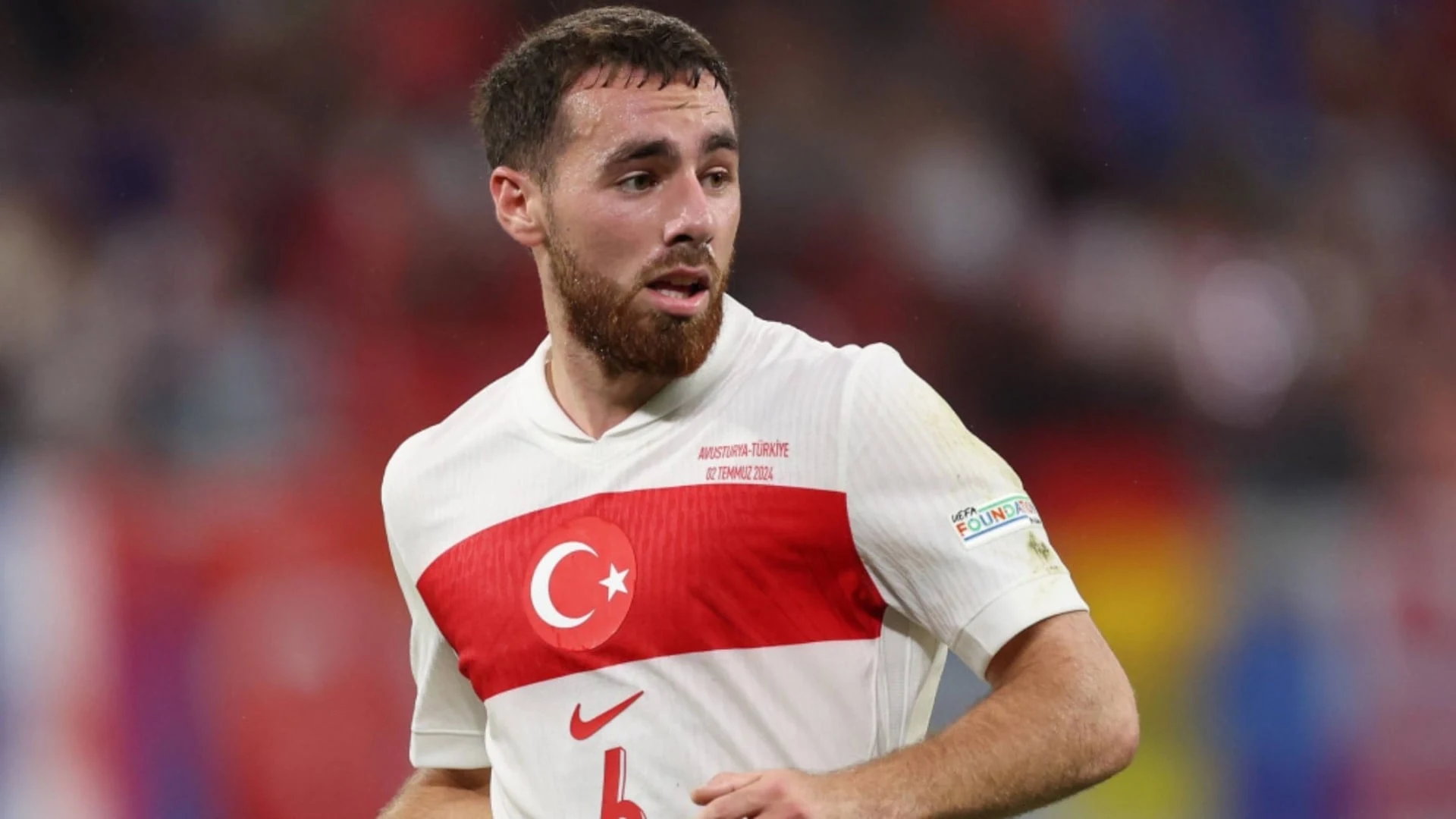 Türkiye milli takım formasıyla Orkun Kökçü.